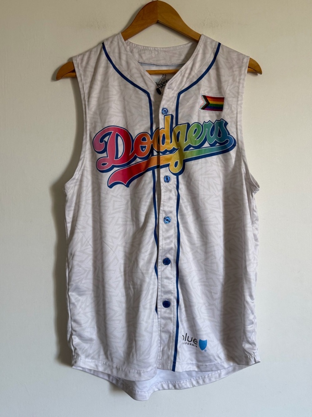 Los Angeles LA Dodgers Pride Night LGBT ‘Dodgers Proud’ Jersey size Medium EUC